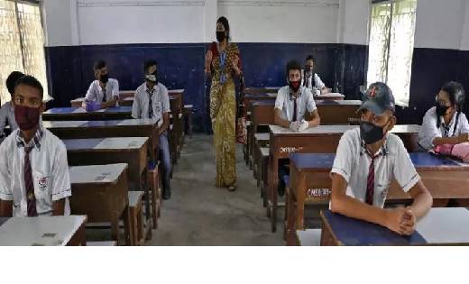    कलेक्टर ने जारी किया आदेश ,10वीं और 12वीं की कक्षाएं ऑफला... - CG Sandesh