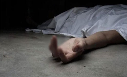 बसना : डम्फर पलटने से दबकर हुई मौत.