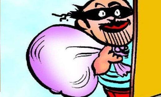 महासमुंद : घर का ताला तोड़कर सोने की अंगुठी समेत 55 हजार की नगदी चोरी.