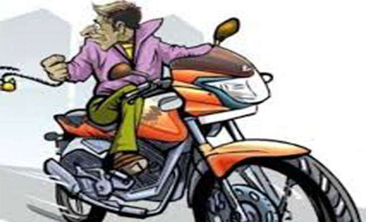 तुमागाव : घर के सामने से बाइक चोरी.