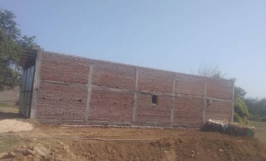 बसना: सरपंच का शासकीय भूमि पर कब्जा, ट्रैक्टर रखने के लिए बन... - CG Sandesh