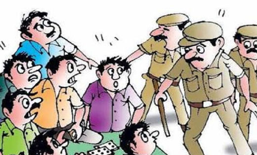 बसना : स्ट्रीट लाईट के उजाले में जुआ खेलते 7 लोगों को पुलिस ... - CG Sandesh