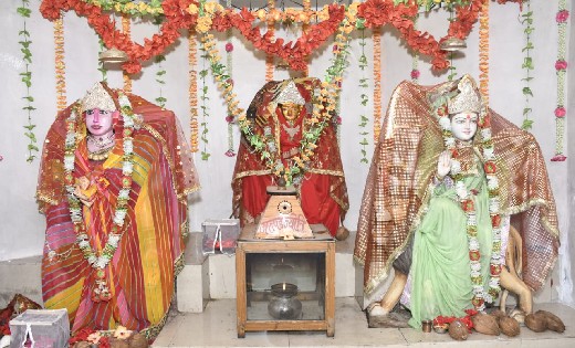 ग्राम घुटकू के मां महामाया मंदिर में नवरात्री पर्व की तैयारि... - CG Sandesh