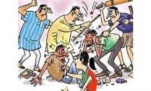 सिंघोड़ा : दो पक्षों में महुआ बीनने को लेकर टंगिया व राड से एक दुसरे पर हमला.