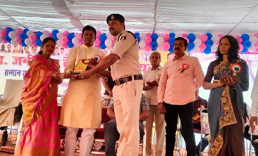 समाज के लिए उत्कृष्ट कार्य  करने वाले जनप्रतिनिधि एवं कर्मचा... - CG Sandesh