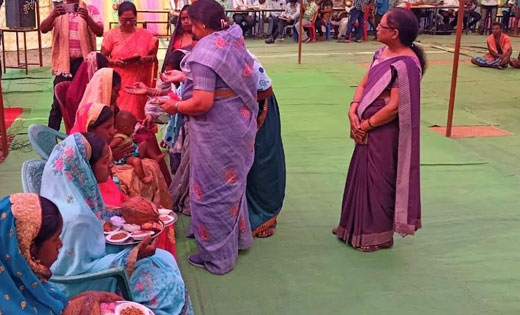 पिथौरा के ग्राम परसदा में विकासखण्ड स्तरीय जन चौपाल शिविर का... - CG Sandesh