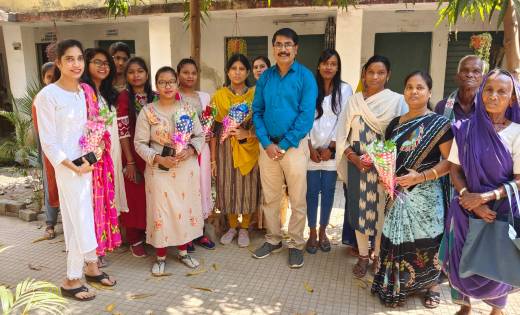 बसना: महिला दिवस पर तहसीलदार ने किया महिला कर्मचारियों का सम... - CG Sandesh