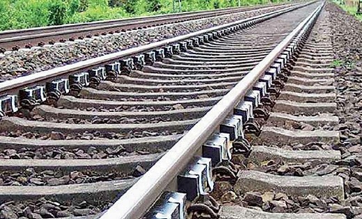 ट्रेन से कटकर छात्रा की मौत, हैडफ़ोन लगाकर पैदल चल रही थी पटर... - CG Sandesh