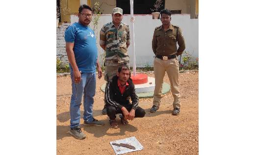सरायपाली: आम जगह पर लोहे का गंडासा लहराते युवक गिरफ्तार  - CG Sandesh