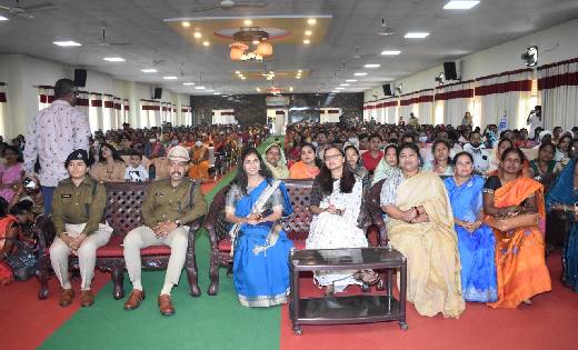 अंतर्राष्ट्रीय महिला दिवस पर महिलाओं के विकास और सुरक्षा पर जिला स्तरीय भव्य कार्यक्रम आयोजित