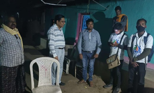 सीएमएचओ द्वारा ग्रामीणों को दी गई टीबी रोग की जानकारी - CG Sandesh