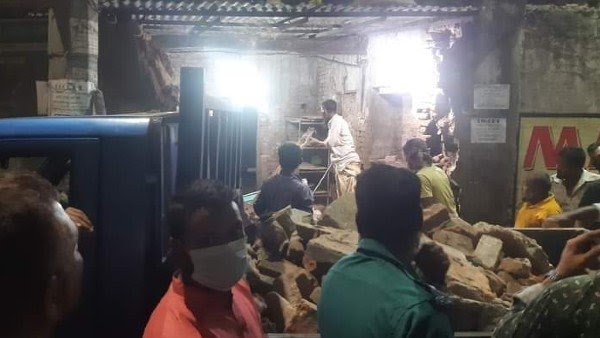 बांग्लादेश में होली के दिन ढाका के ISKCON मंदिर पर हमला, कीम... - CG Sandesh