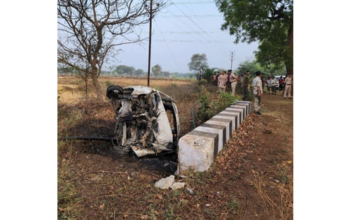 CG ब्रेकिंग : कार में लगी भीषण आग, जिंदा जलने से एक ही परिवा... - CG Sandesh