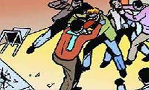 सरायपाली : एक राय होकर चार लोगो ने ठेला संचालक के साथ हाथ मुक्का व डंडे से की मारपीट.