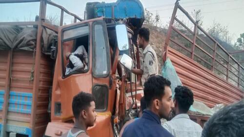 CG : पिकअप और दोपहिया वाहन में जबरदस्त भिड़ंत, धू-धू कर जिंदा... - CG Sandesh