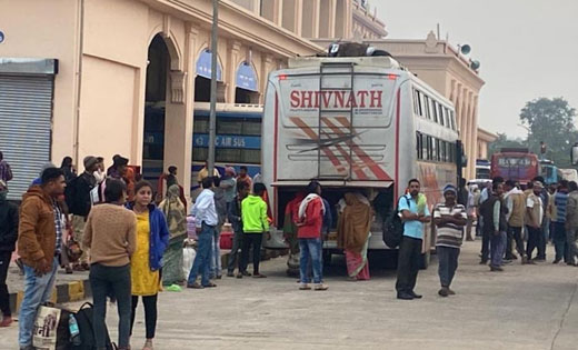 सरायपाली-बसना : बसों पर नहीं लगी किराया सूची, मनमाना वसूल रह... - CG Sandesh