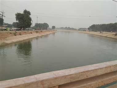 नहर में तैरती मिली युवक की लाश, इस वजह से जताई जा रही हत्या ... - CG Sandesh