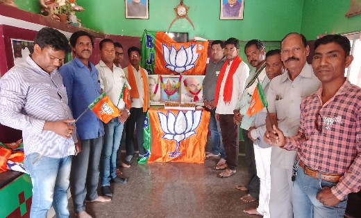 बसना: भाजपा मण्डल गढ़फुलझर ने मनाया स्थापना दिवस - CG Sandesh