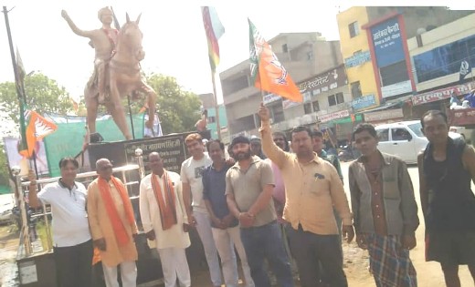 भाजपा मण्डल बसना द्वारा स्वतंत्रता संग्राम सेनानियों के चित्... - CG Sandesh