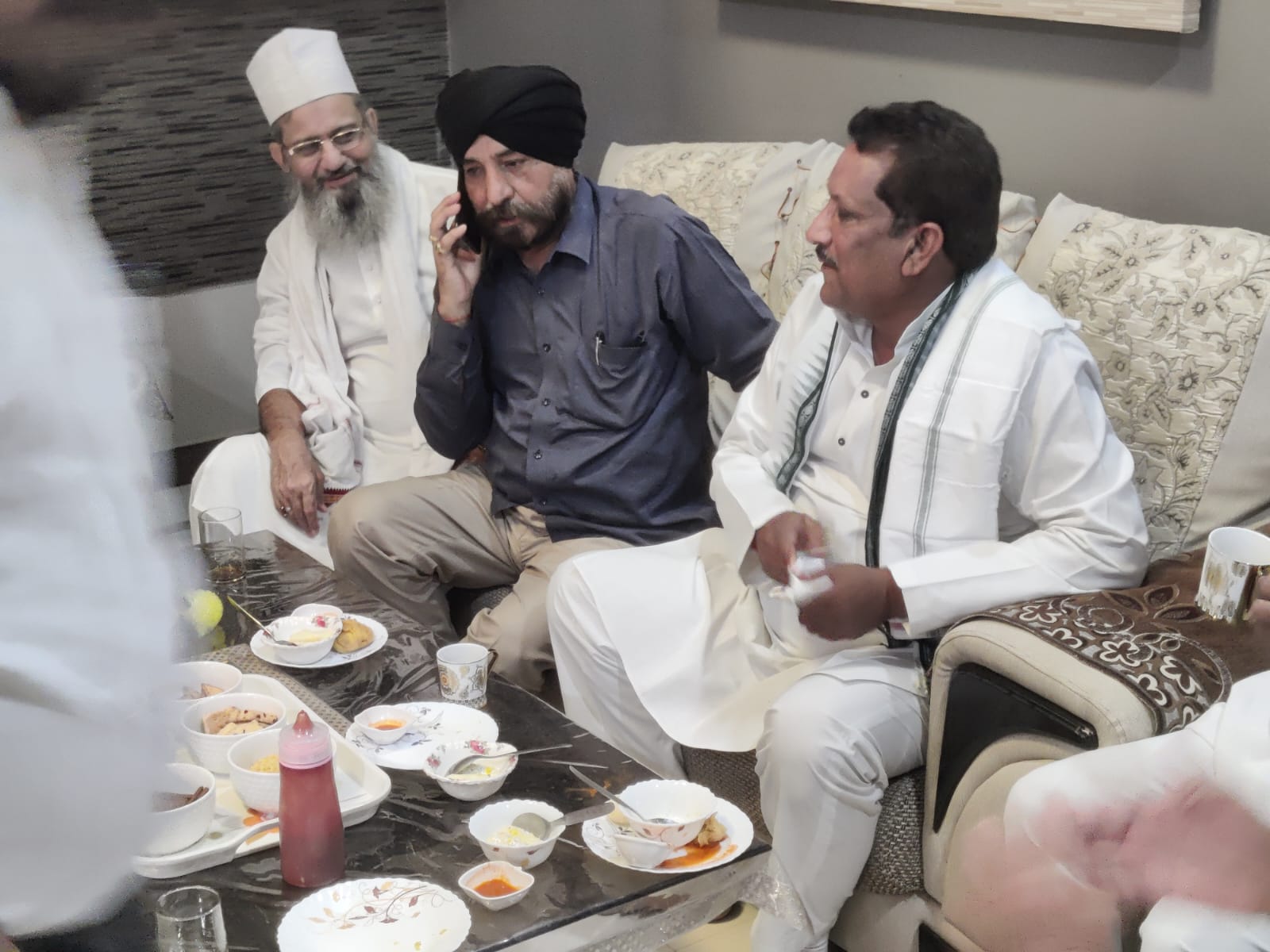 खनिज निगम अध्यक्ष गिरीश देवांगन पहुंचे वरिष्ठ कांग्रेसी नेता... - CG Sandesh