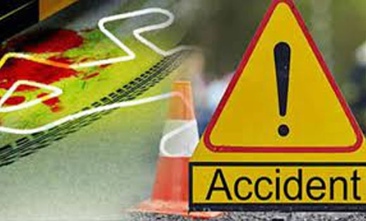 पिथौरा : बिजली खम्भा से टकराकर बाइक चालक की मौत. 