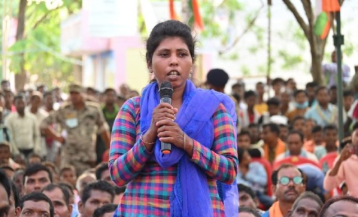 नक्सलियों ने मुझे 2013 में अगवा किया , 10 दिन तक मारपीट की प... - CG Sandesh