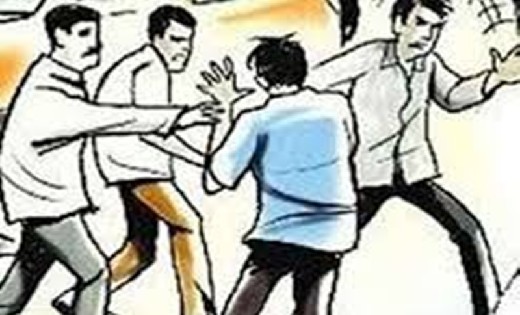 सांकरा : जमीन पट्टा अलग कराने की बात को लेकर तीन लोगो ने की मारपीट