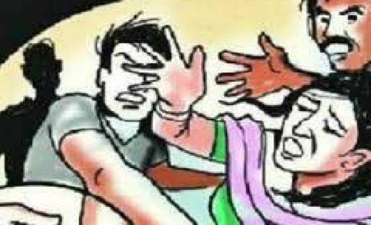 महासमुन्द : पुरानी बात को लेकर मां बेटे के साथ हाथ मुक्का से मारपीट.