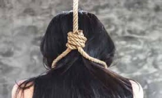 तेन्दूकोना : 10वीं में फेल होने पर छात्रा ने लगाईं फांसी - CG Sandesh