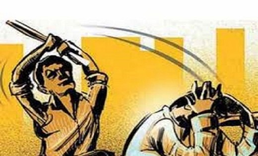 पिथौरा : पुरानी रंजीश की बात को लेकर हाथ मुक्का व डंडे से की पिटाई.