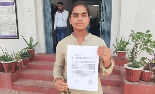 शिक्षिका का गुस्सा : बहुत पूछती थी सवाल इसलिए टीचर ने 10वीं ... - CG Sandesh