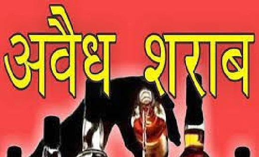 सरायपाली :  ढाबा के सामने अवैध शराब पिलाते एक गिरफ्तार.