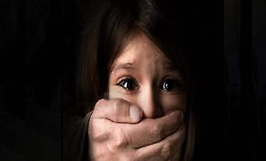 ब्रेकिंग : 7 वर्षीय नाबालिग से पड़ोसी ने किया दुष्कर्म, आम का... - CG Sandesh