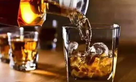 सिंघोडा : 03 लीटर देशी महुआ शराब के साथ महिला गिरफ्तार