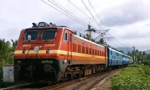  रेलवे ने ट्रेनों में मुसाफिरों की सुविधा के लिए बेबी बर्थ ब... - CG Sandesh