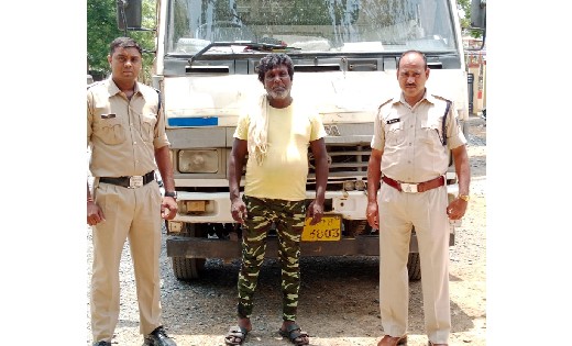 पिथौरा : अवैध कबाड़ सामान के साथ एक आरोपी गिरफ्तार - CG Sandesh