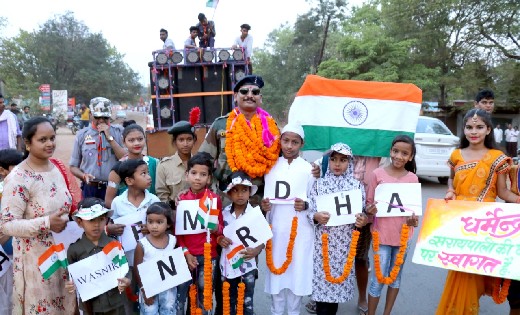 सरायपाली : 17 साल सेवा देने के पश्चात सैनिक धर्मेंद्र चौधरी ... - CG Sandesh