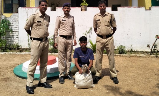 सरायपाली : 40 लीटर महुआ शराब के साथ एक युवक गिरफ्तार - CG Sandesh