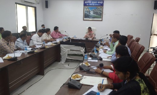 राजस्व वसूली में लाएं तेजी,  कलेक्टर ने ली राजस्व अधिकारियों की बैठक