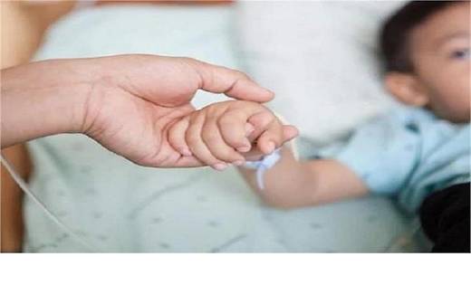 परिवार वालो को सुपाड़ी खाते देख 5 साल की बच्ची भी हुई 'नशे क... - CG Sandesh