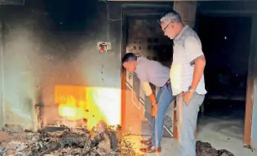  महिला की हत्या कर खाट पर ही चिता बनाकर जला दी लाश, दीवारों ... - CG Sandesh