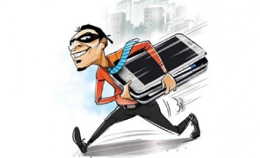 सरायपाली : घर अंदर प्रवेश कर सिराने में रखे बाप बेटे का मोबाइल चोरी 