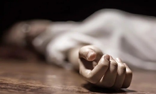 पिथौरा : खेत में मिली युवती की लाश - CG Sandesh
