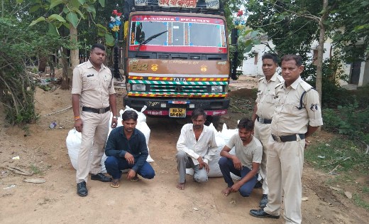 महासमुंद : 56 लाख के गांजा के साथ राजस्थान के 3 तस्कर गिरफ्तार