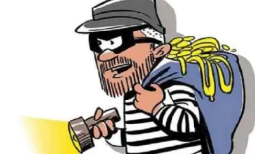खल्लारी : हार्वेस्टर के टूल बाक्स का ताला तोड़कर जॉन डीयर कंपनी का जेक चोरी.