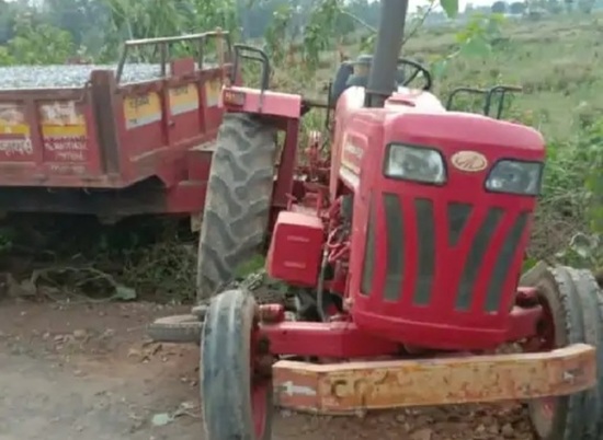 CG : ट्रेक्टर और बाइक की आमने-सामने से जबरदस्त भिड़ंत, एक युव... - CG Sandesh
