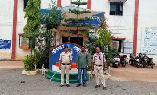 CG : महिला को घर में अकेला पाकर बिगड़ी चौकीदार की नियत, करने ... - CG Sandesh