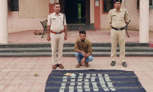 बागबाहरा : 40 पाउच उडिसा निर्मित कच्ची महुआ शराब के साथ एक गिरफ्तार.