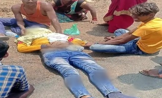 CG : सड़क किनारे रखें ईट के ढेर से टकराई तेज रफ्तार बाइक, एक ... - CG Sandesh