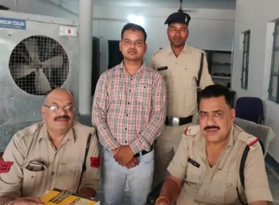 CG : नर्स से गंदी हरकत करने वाला डॉक्टर गिरफ्तार, नोटिस के ब... - CG Sandesh